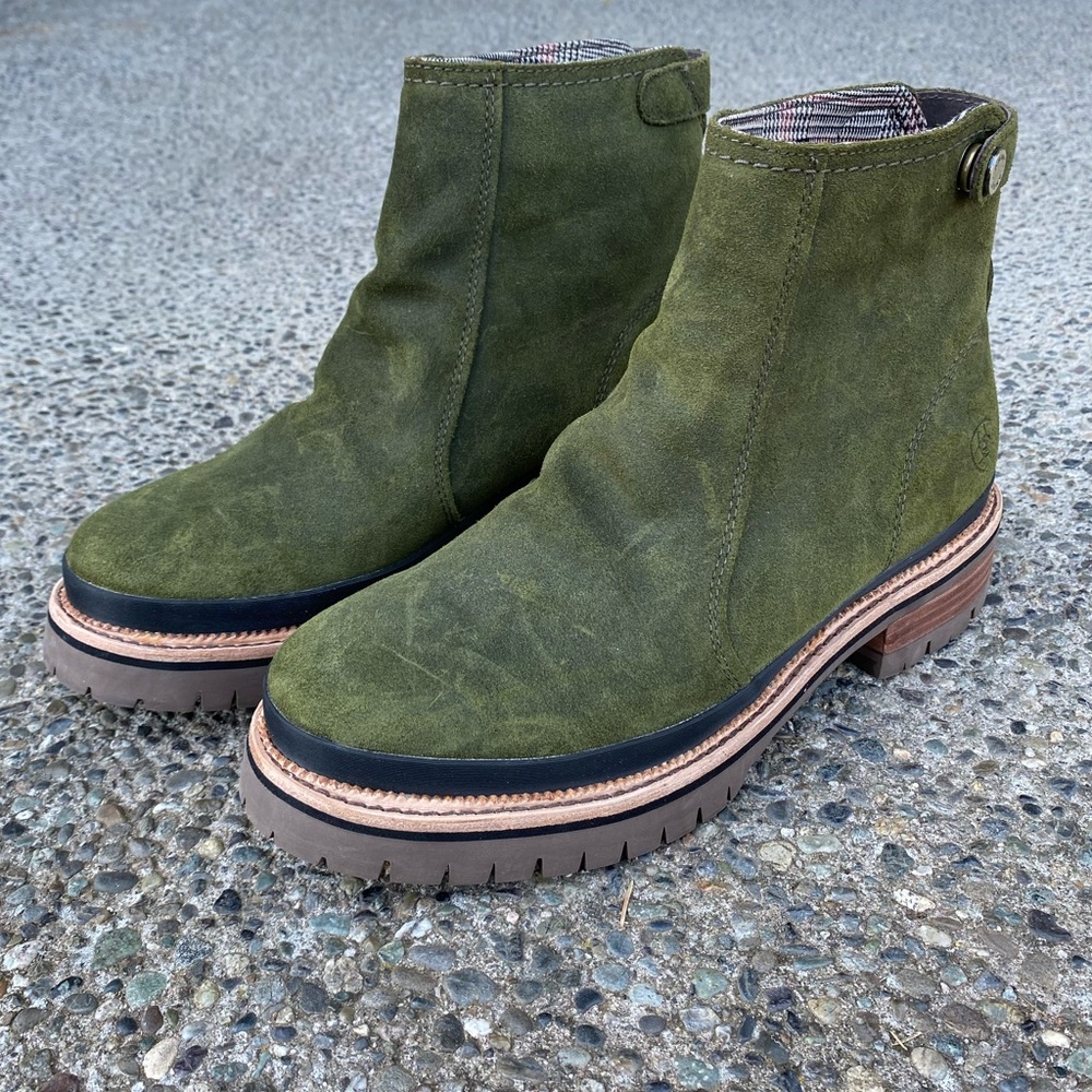 ARIAT Leighton Waterproof Boots Olive Night Women’s 7.5 (fit like size 8) NWOT